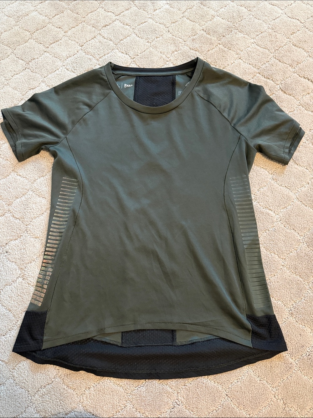 Adidas charcoal Women's Performance Short Sleeve Top xs